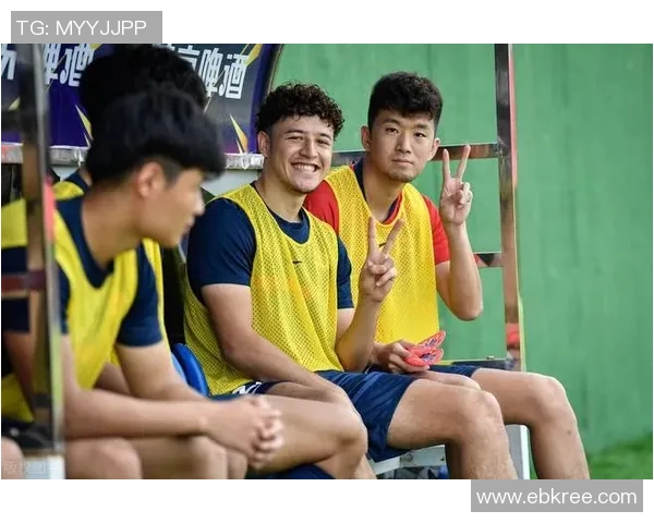 重庆足球队在世界锦标赛中的团队协作表现分析与点评